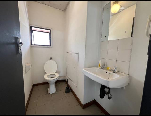 282M² WAREHOUSE TO LET IN STRIJDOMPARK